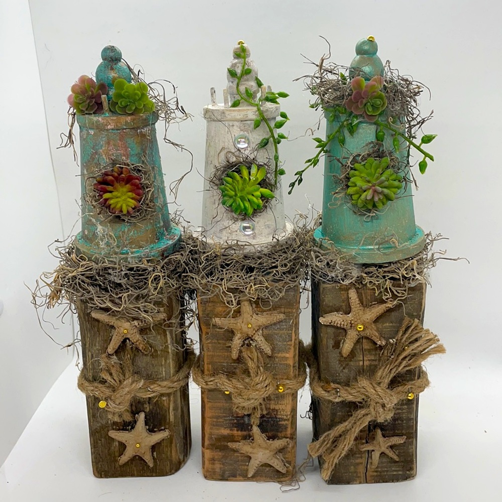 Coastal wood lighthouse set